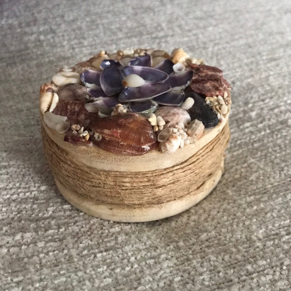 Seashell Jewelry Box - Picture 2 of 3